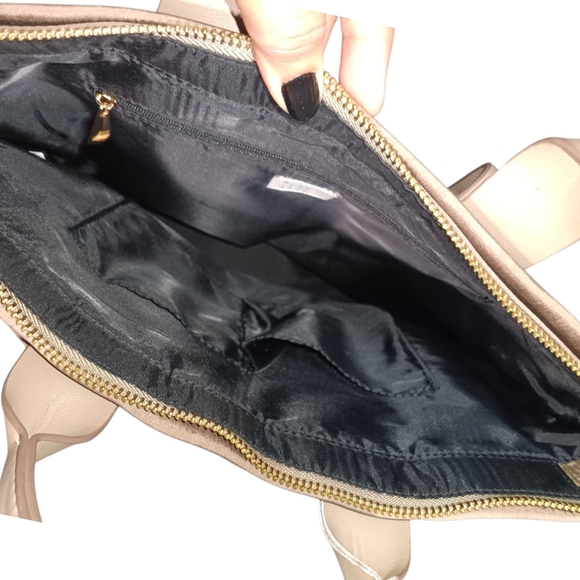 Tan Structured Tote Bag with Minimalist Design - Picture 6 of 6